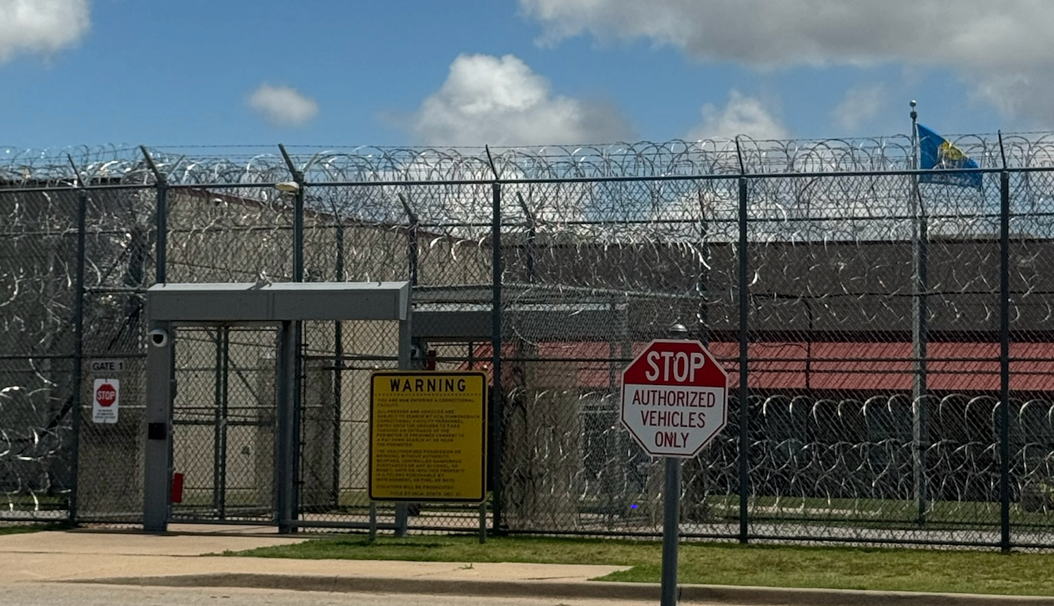 Centros de detención en Oklahoma: presión para salir de EE. UU.